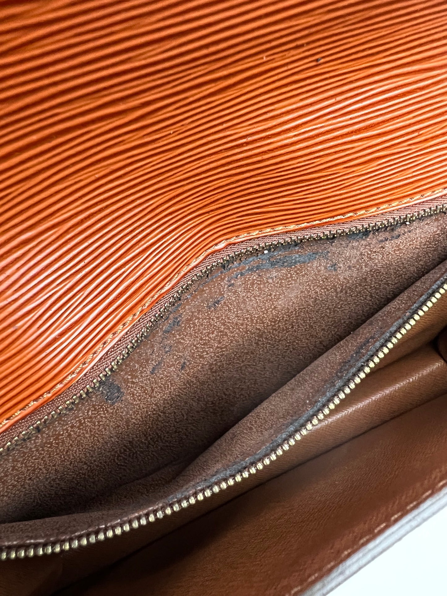 LOUIS VUITTON Epi Serie Dragonne Handbag